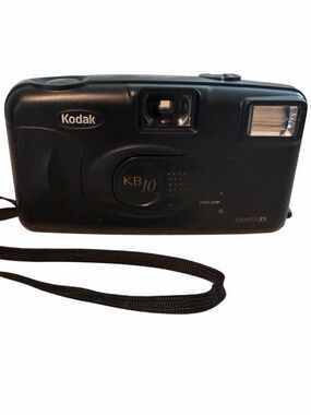 Kodak KB 10 35mm Film Point & Shoot Black Camera Auto Flash Parts Only Vtg 90s